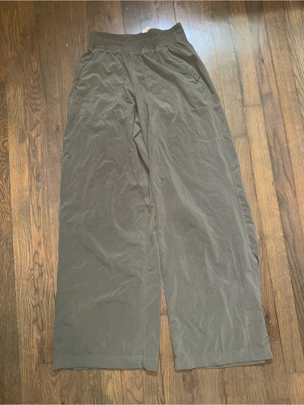 Lululemon Women’s Wide-Leg Casual Pants in Olive Gray❤️‍🔥
